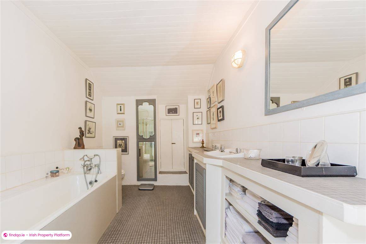 Detached house for Sale in Ballydehob, Cork