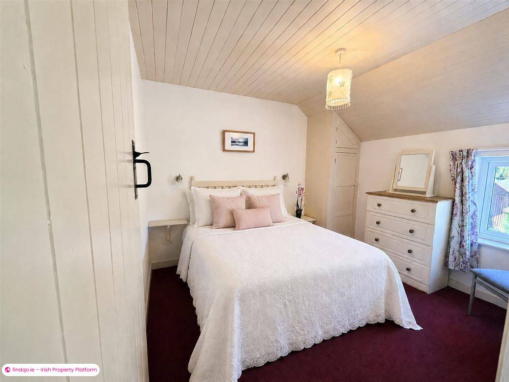 Detached house for Sale in Schull, Cork