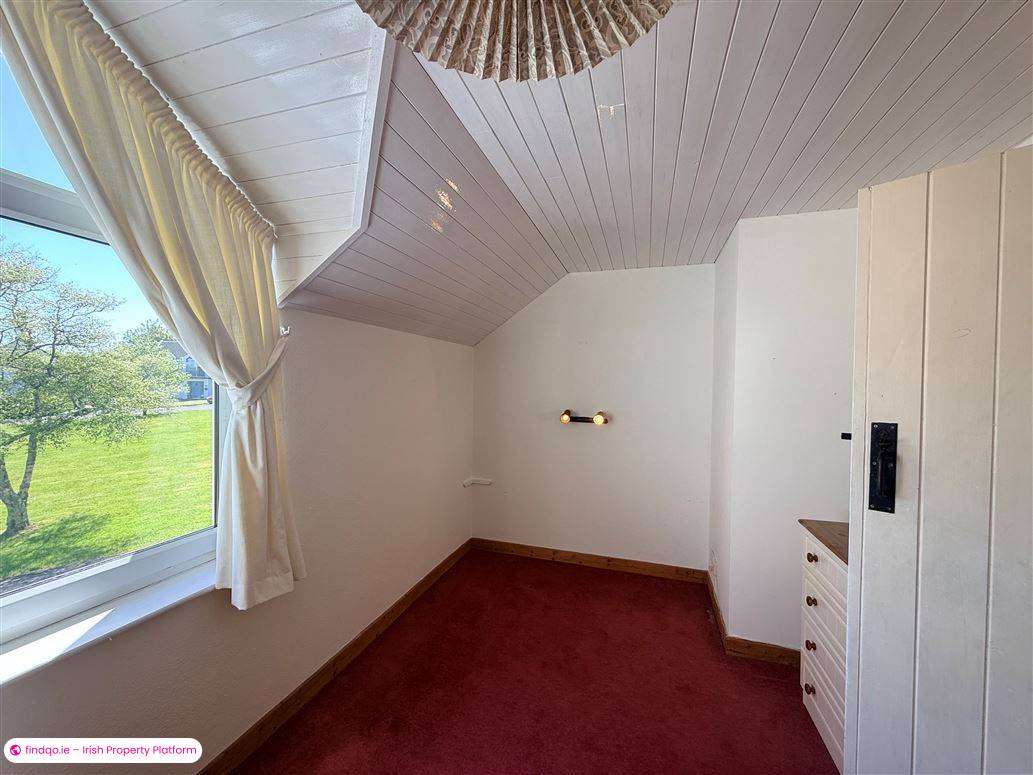 Detached house for Sale in Schull, Cork