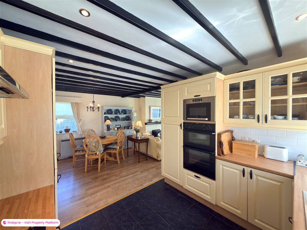 Detached house for Sale in Schull, Cork