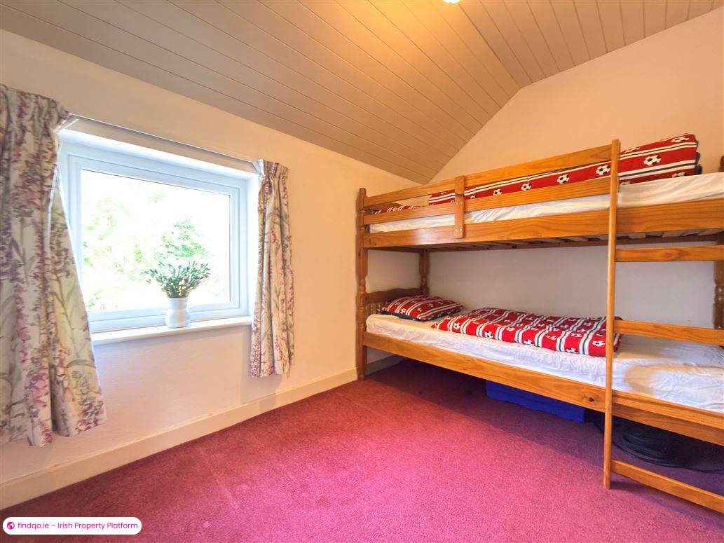 Detached house for Sale in Schull, Cork