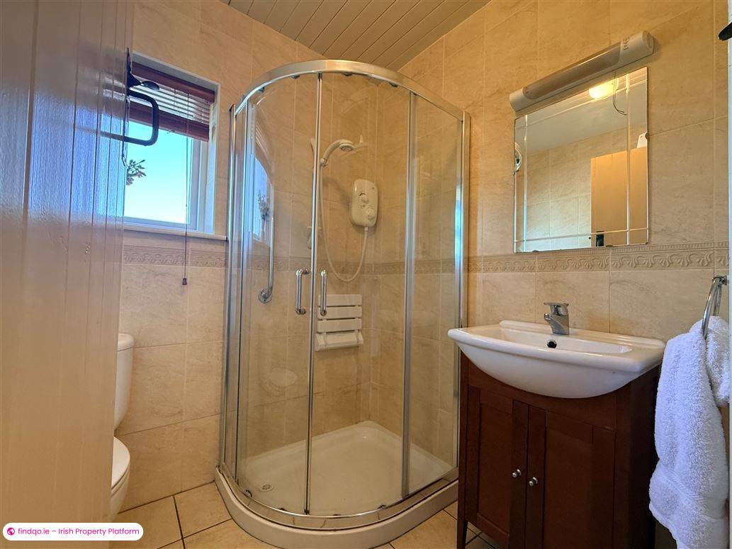 Detached house for Sale in Schull, Cork