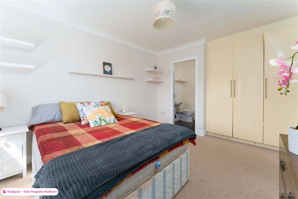 Apartment for Sale in Stepaside, Dublin 18