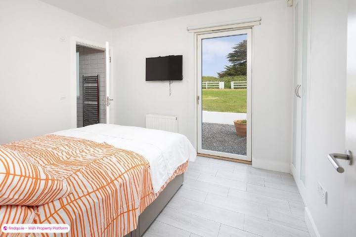 Bungalow for Sale in Garryvoe, Cork