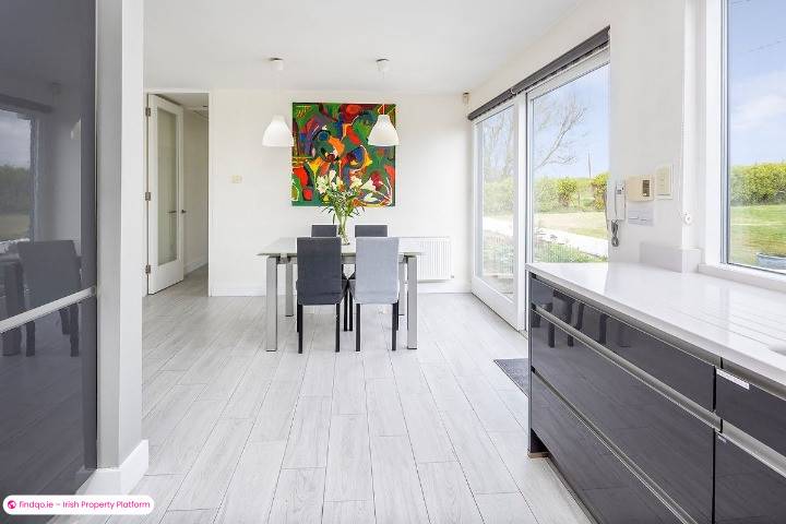 Bungalow for Sale in Garryvoe, Cork