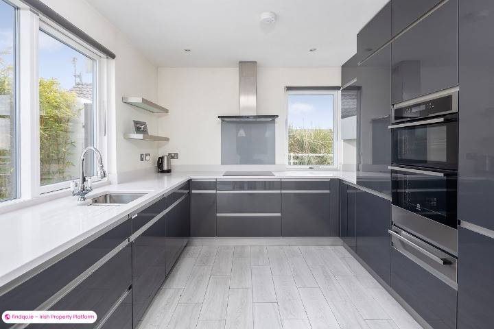 Bungalow for Sale in Garryvoe, Cork