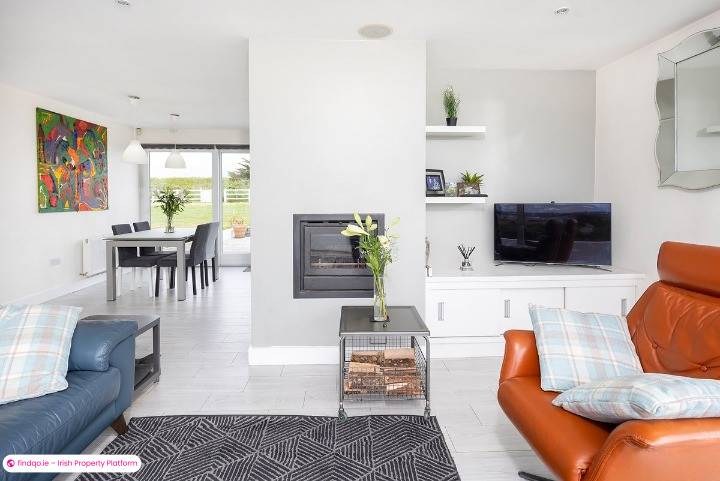 Bungalow for Sale in Garryvoe, Cork