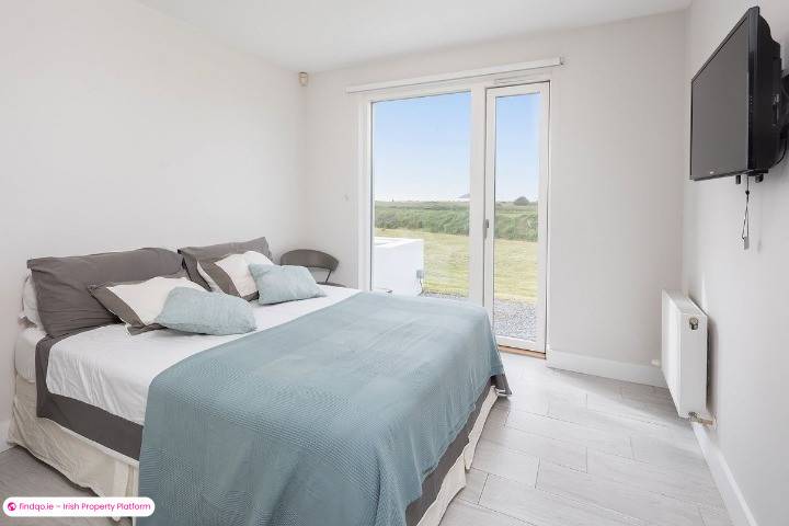 Bungalow for Sale in Garryvoe, Cork