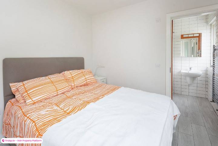 Bungalow for Sale in Garryvoe, Cork