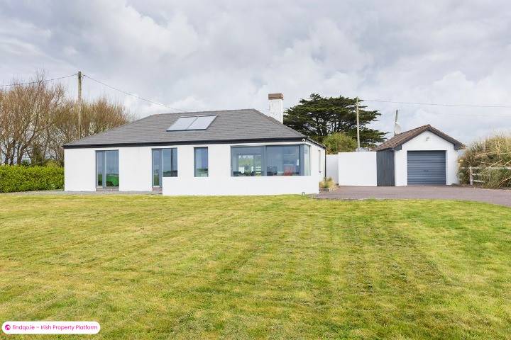 Bungalow for Sale in Garryvoe, Cork