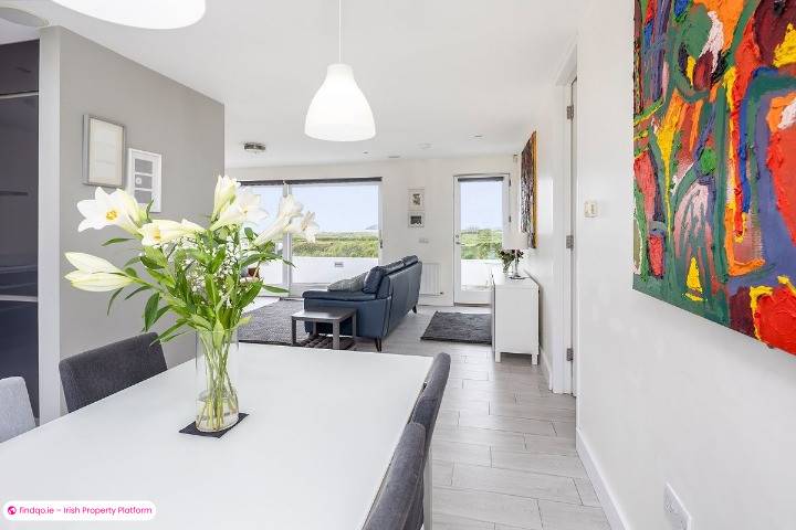 Bungalow for Sale in Garryvoe, Cork