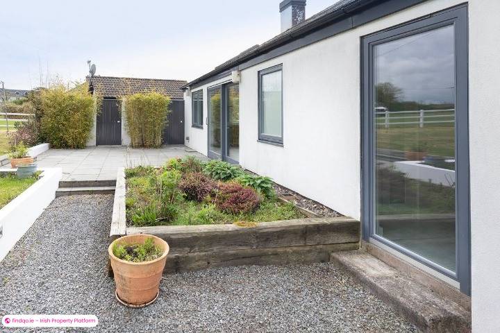 Bungalow for Sale in Garryvoe, Cork
