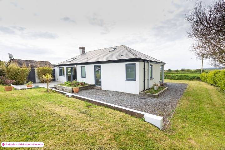 Bungalow for Sale in Garryvoe, Cork