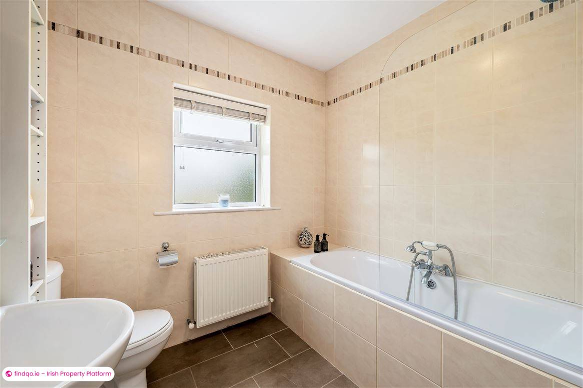 Detached house for Sale in Carrigaline, Cork