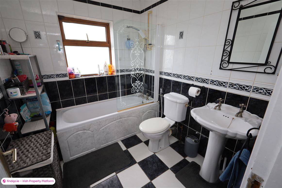 Semi-detached house for Sale in Carrigaline, Cork