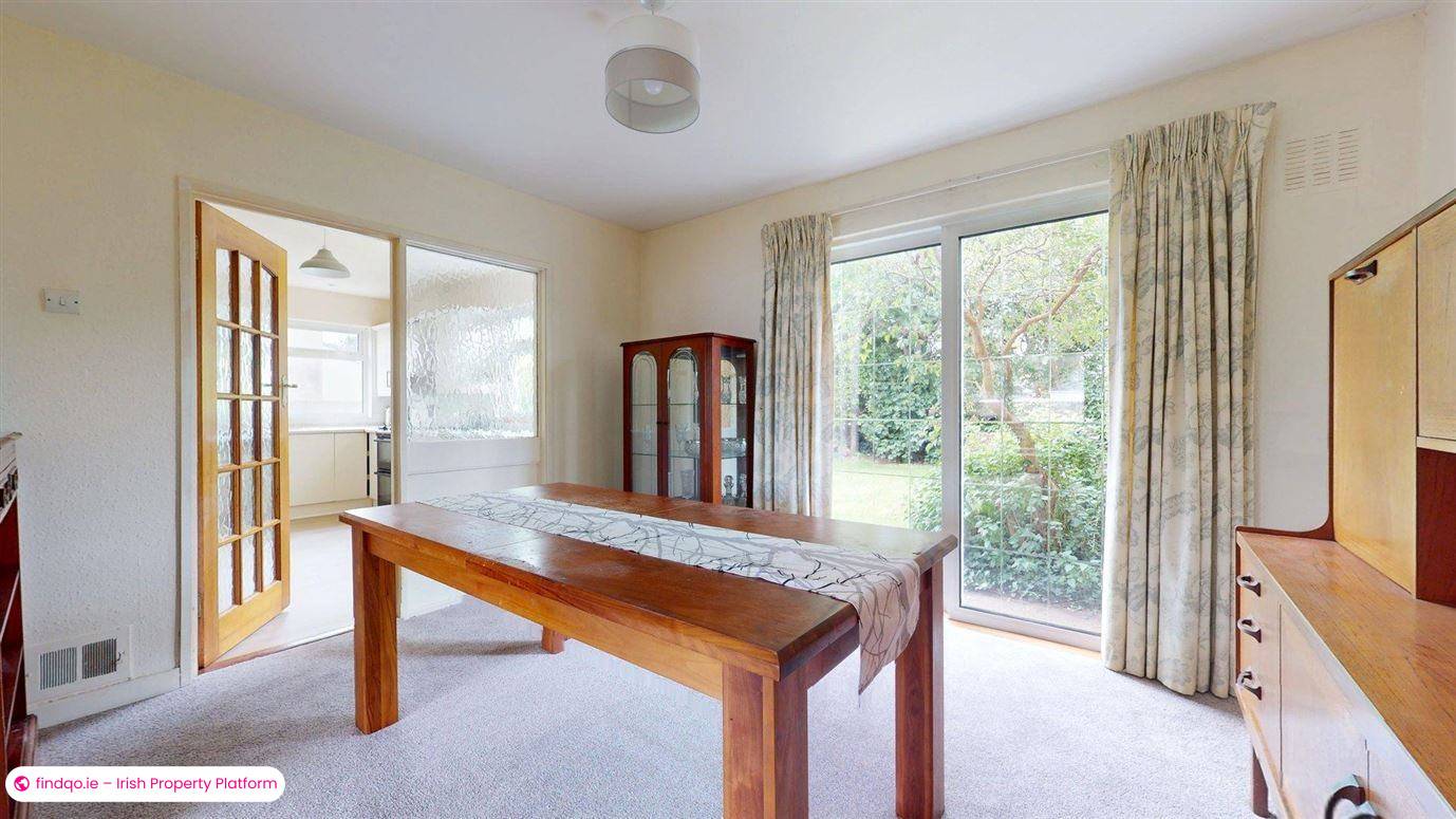 Semi-detached house for Sale in Sutton, Dublin 13