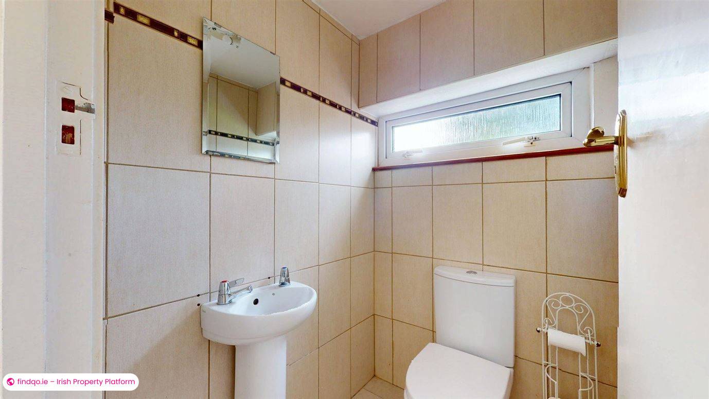 Semi-detached house for Sale in Sutton, Dublin 13