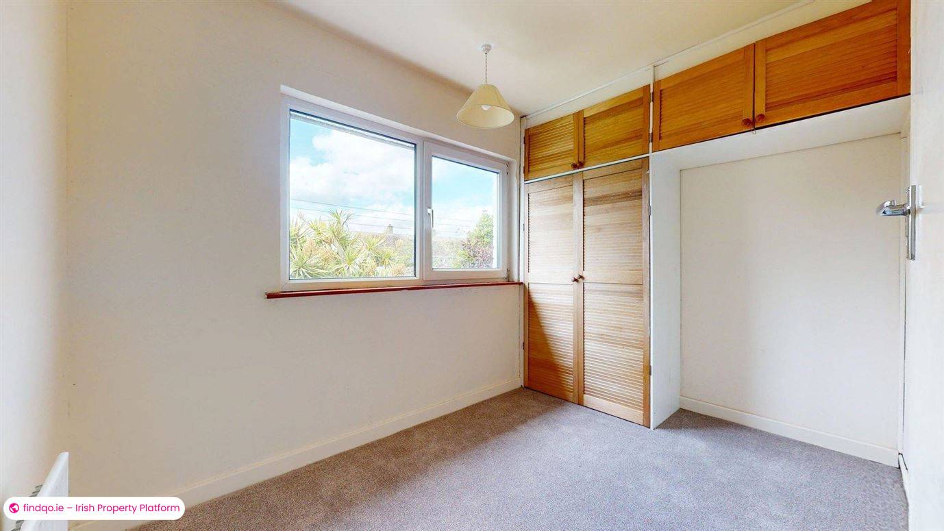 Semi-detached house for Sale in Sutton, Dublin 13