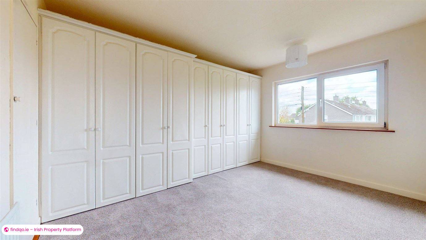 Semi-detached house for Sale in Sutton, Dublin 13