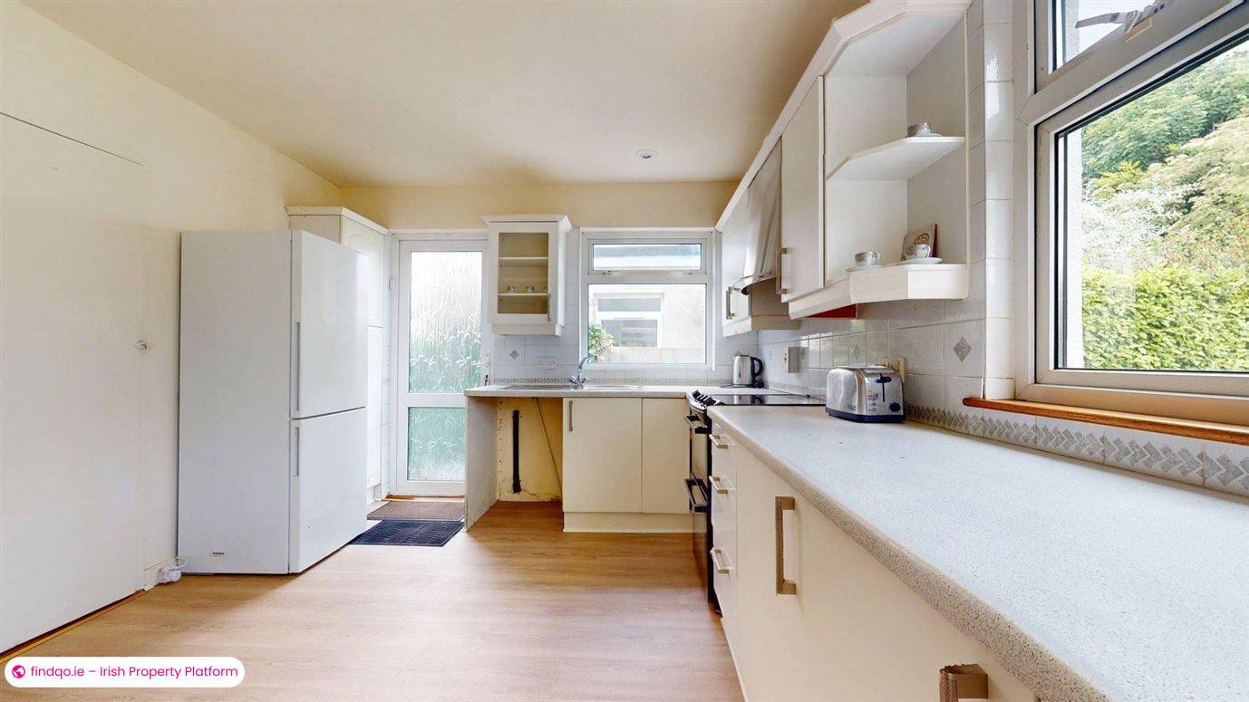 Semi-detached house for Sale in Sutton, Dublin 13