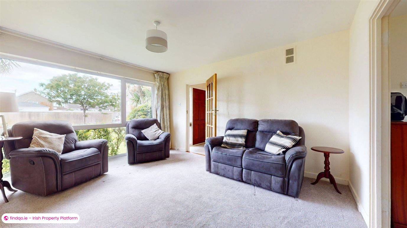 Semi-detached house for Sale in Sutton, Dublin 13