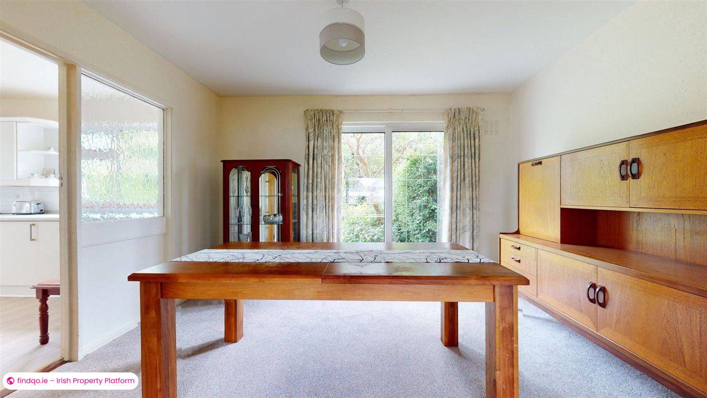 Semi-detached house for Sale in Sutton, Dublin 13
