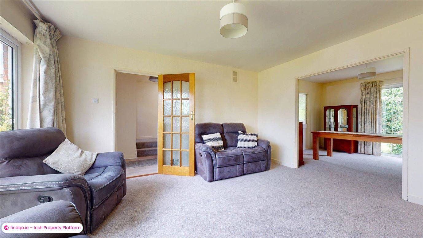 Semi-detached house for Sale in Sutton, Dublin 13