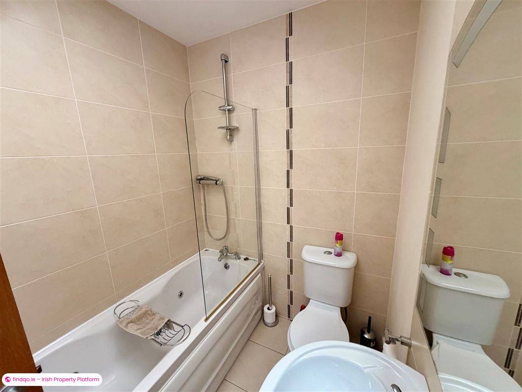 Detached house for Sale in Drumshanbo, Leitrim