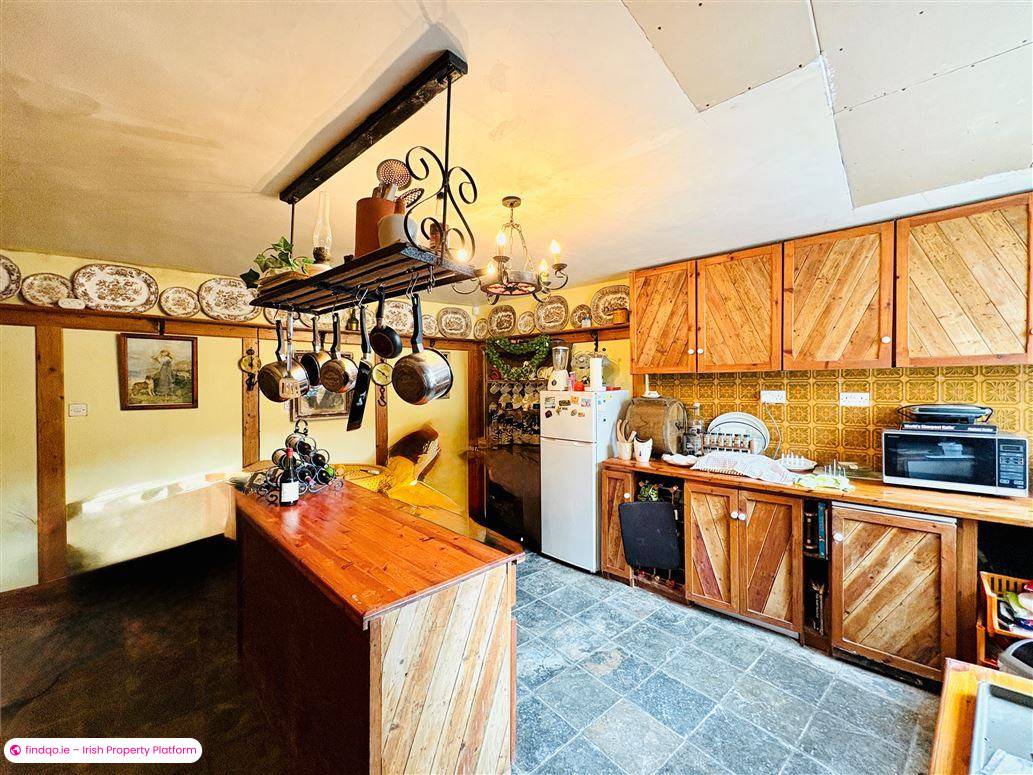 Detached house for Sale in Fenit, Kerry