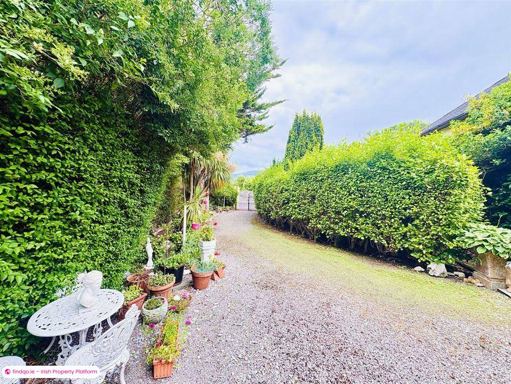 Detached house for Sale in Fenit, Kerry