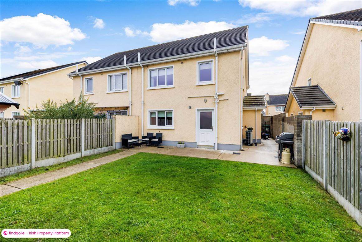 Semi-detached house for Sale in Blackrock, Louth