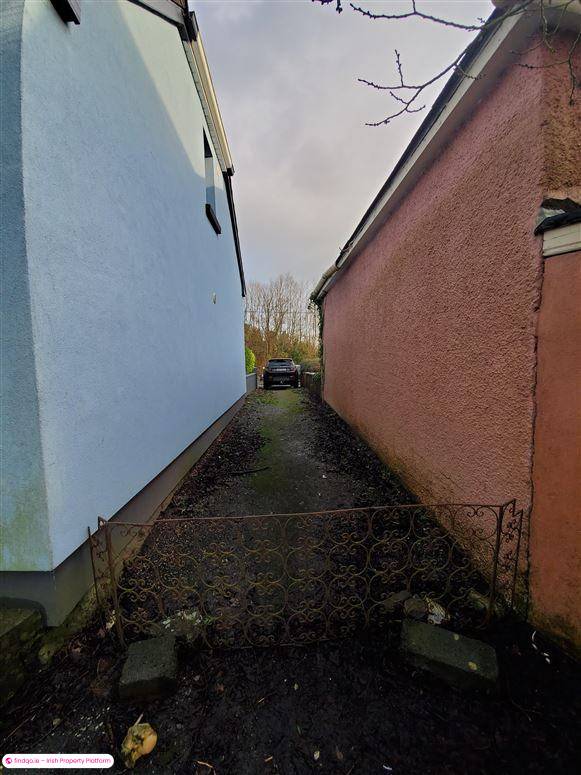Detached house for Sale in Castlebar, Mayo
