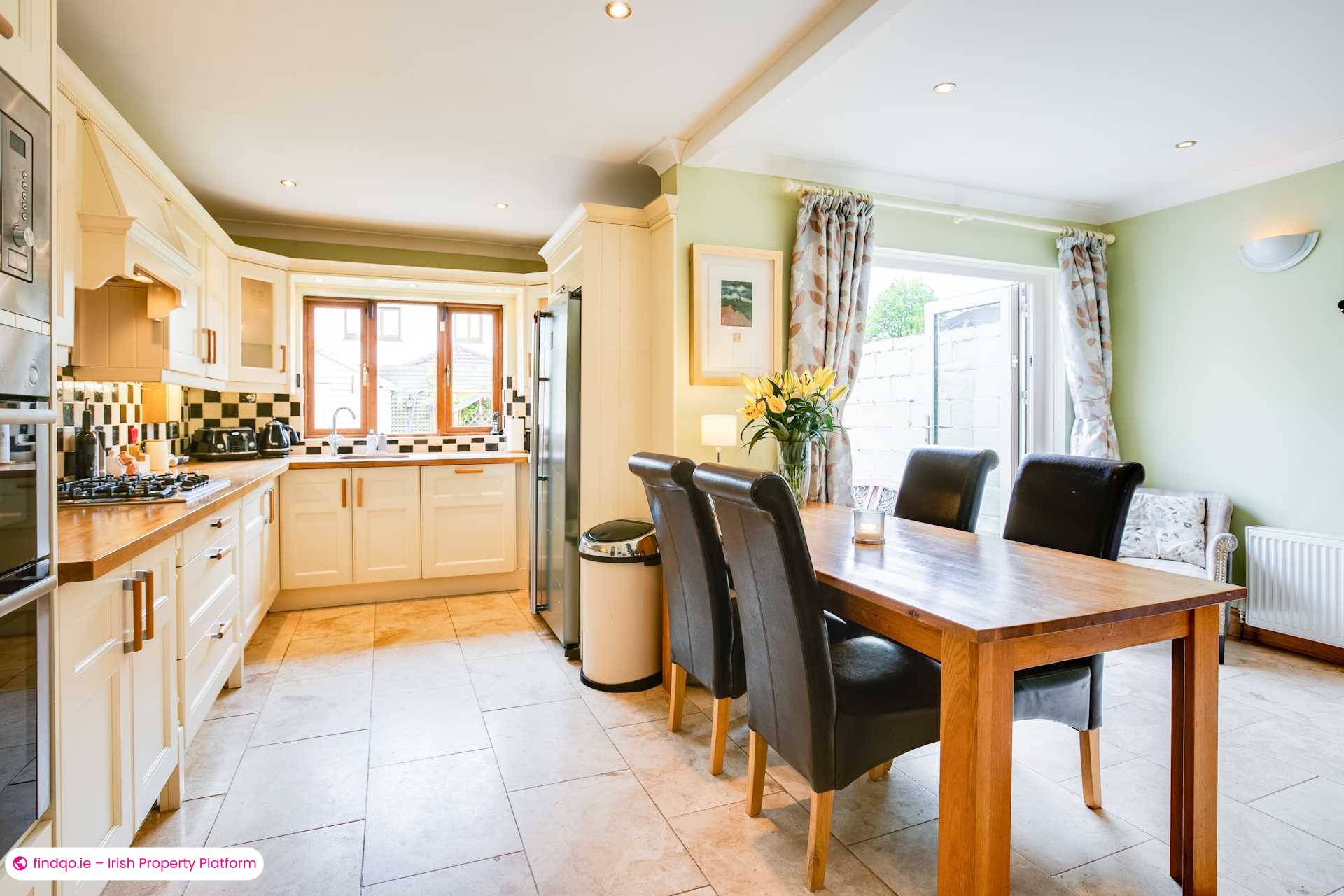 Semi-detached house for Sale in Dublin 24