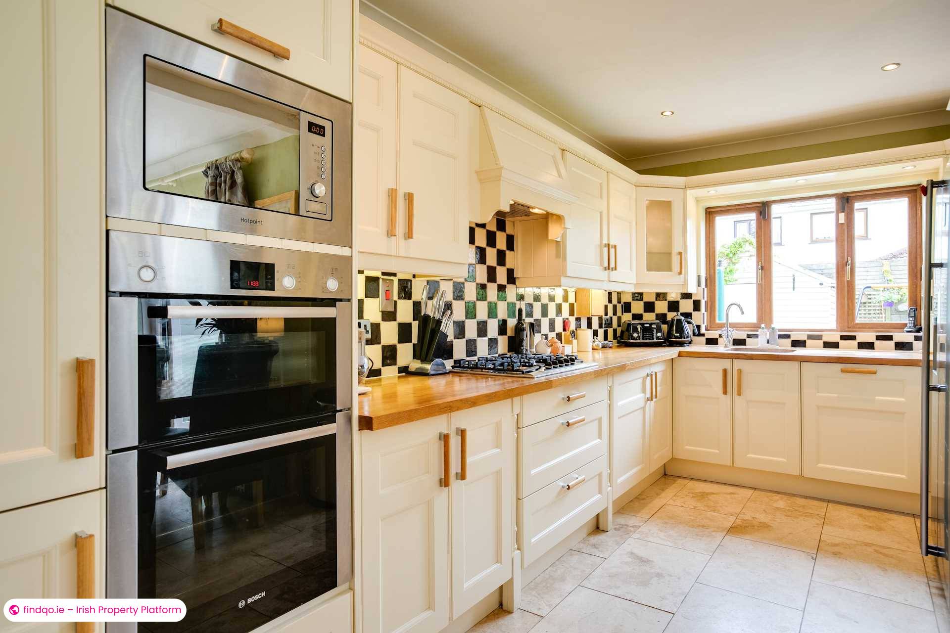 Semi-detached house for Sale in Dublin 24