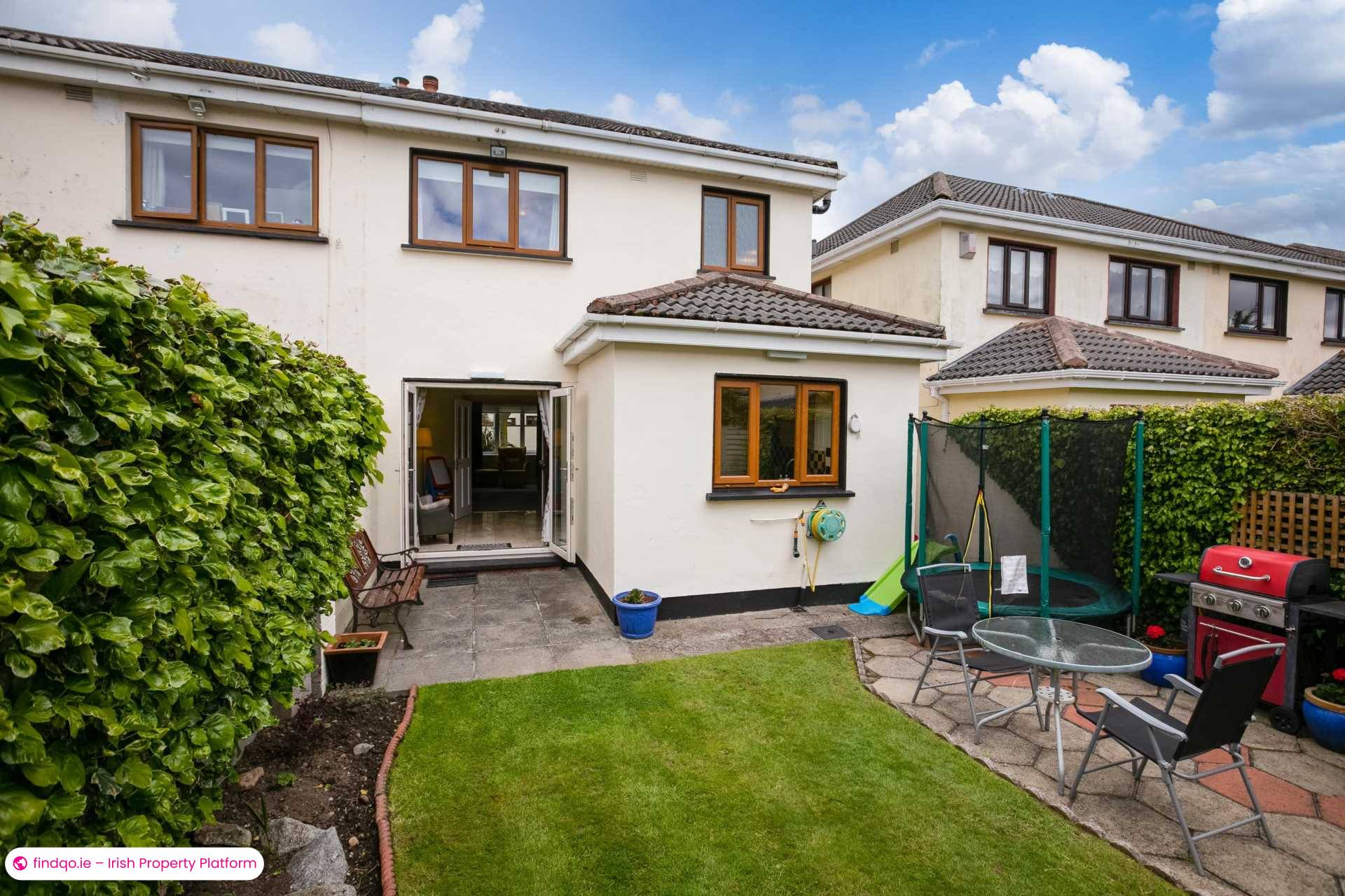 Semi-detached house for Sale in Dublin 24