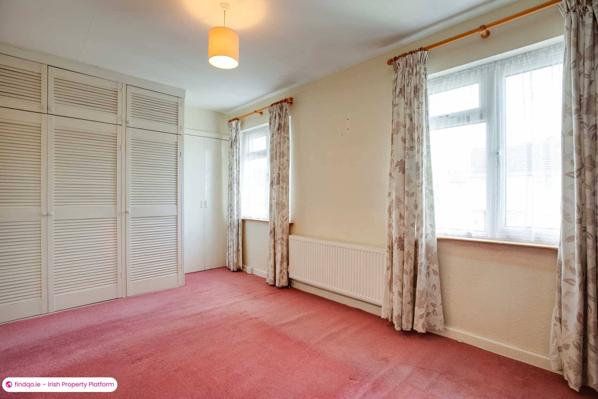 Semi-detached house for Sale in Stillorgan, Dublin (County)