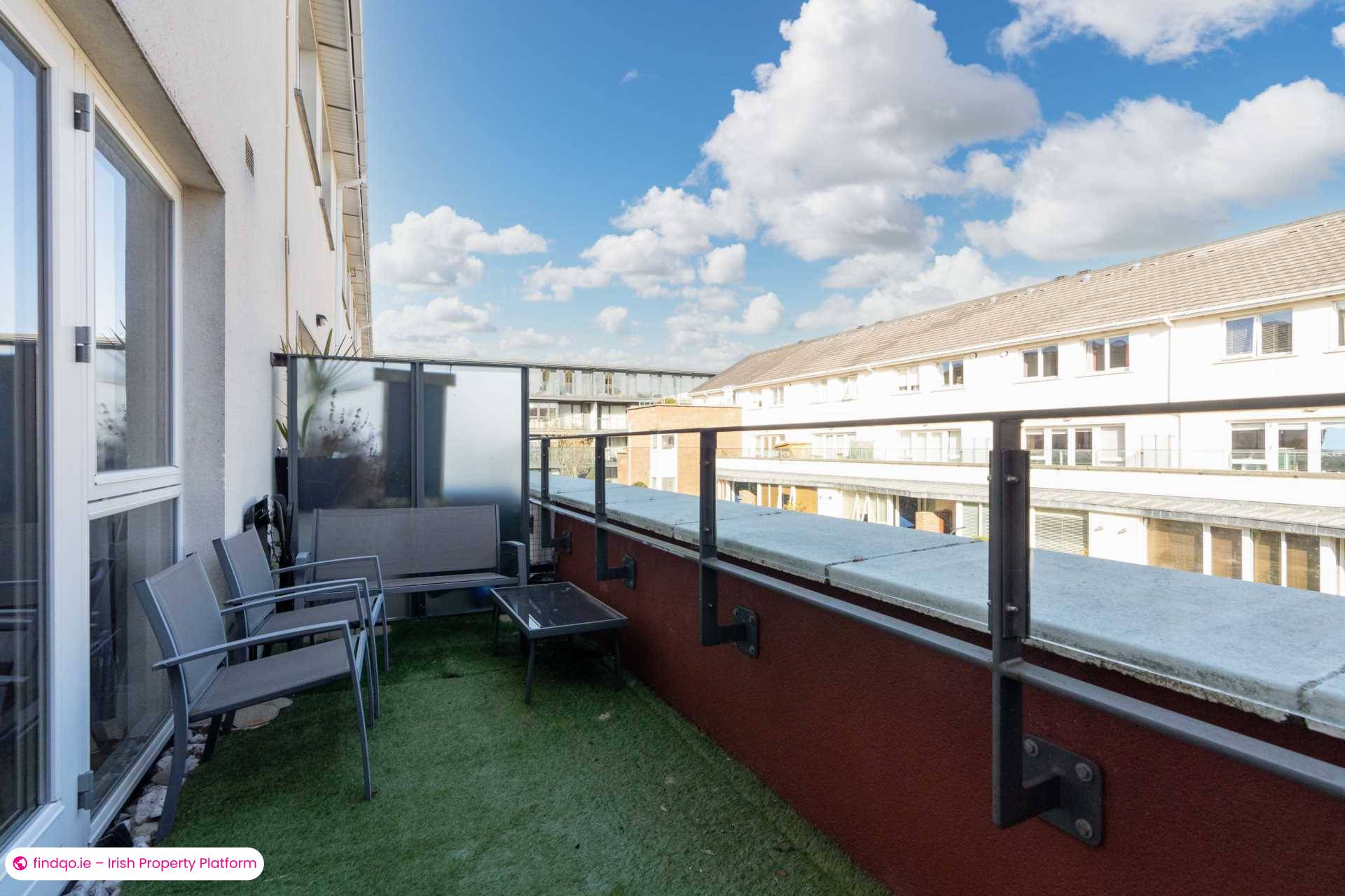 Terraced house for Sale in Dublin 18