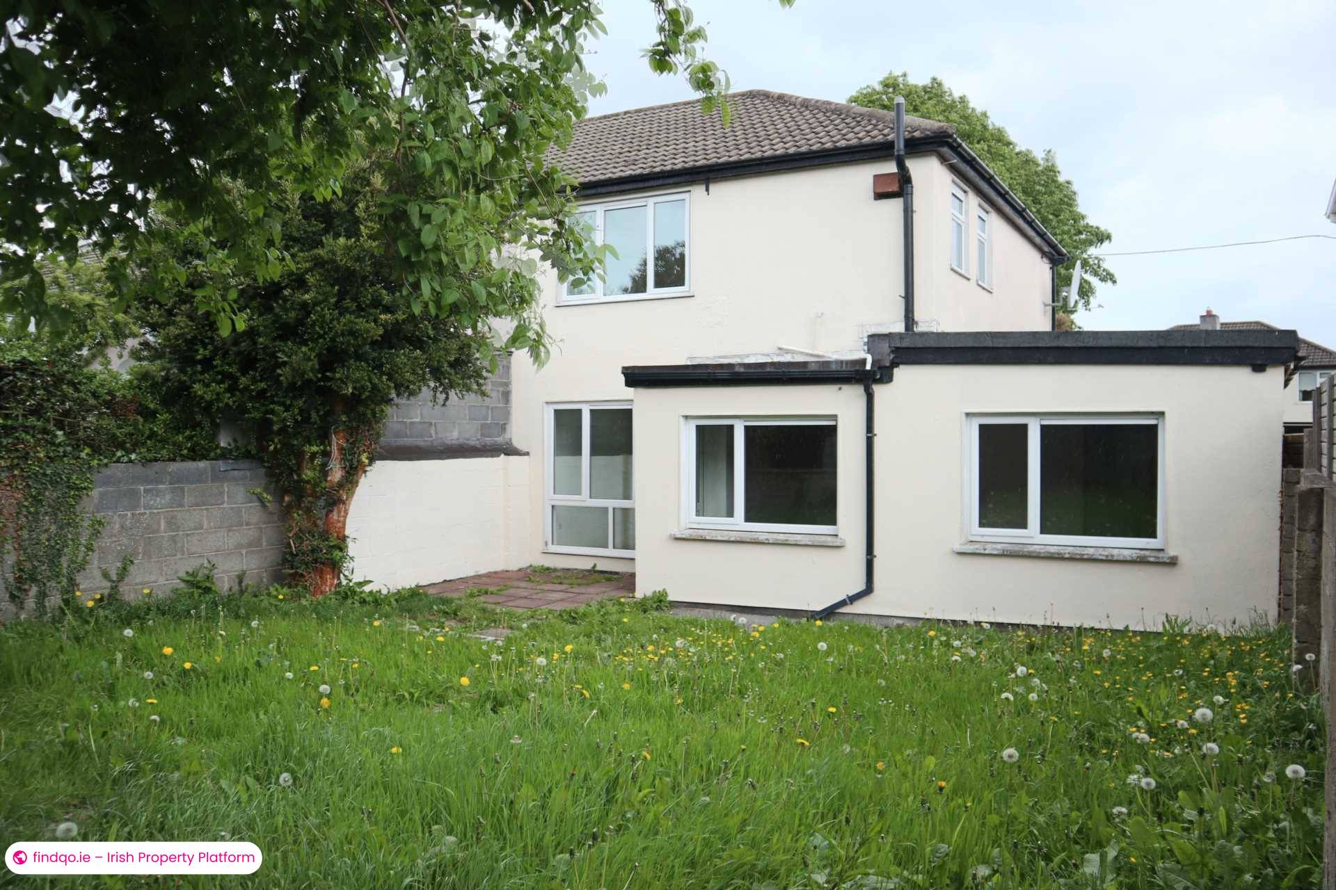 Semi-detached house for Sale in Dublin 24