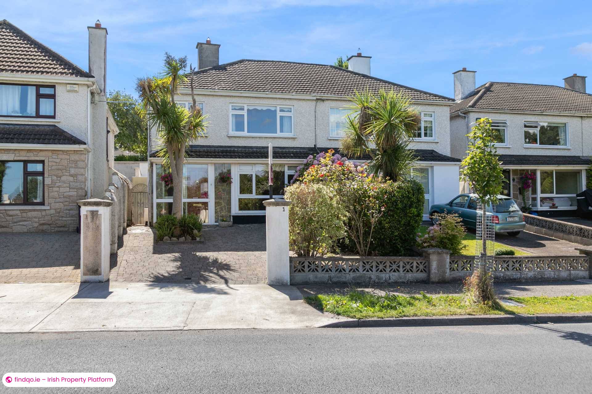 Semi-detached house for Sale in Dublin 18