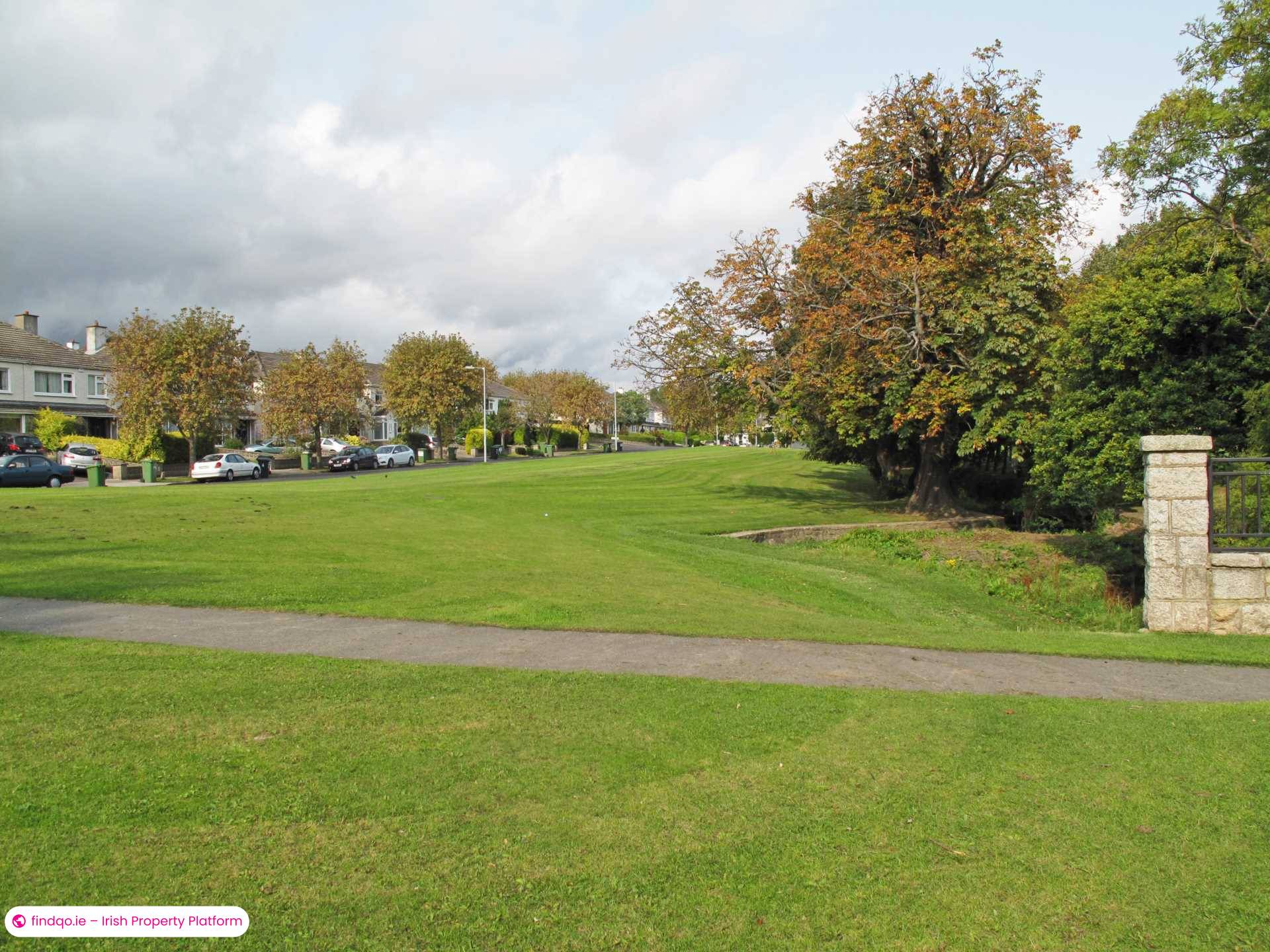 Semi-detached house for Sale in Dublin 18