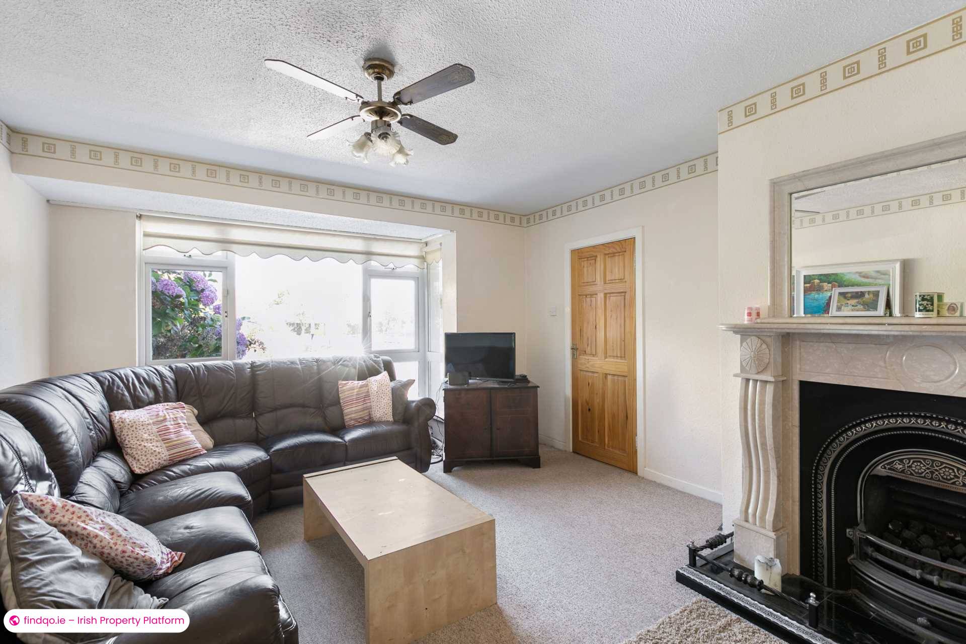 Semi-detached house for Sale in Dublin 18