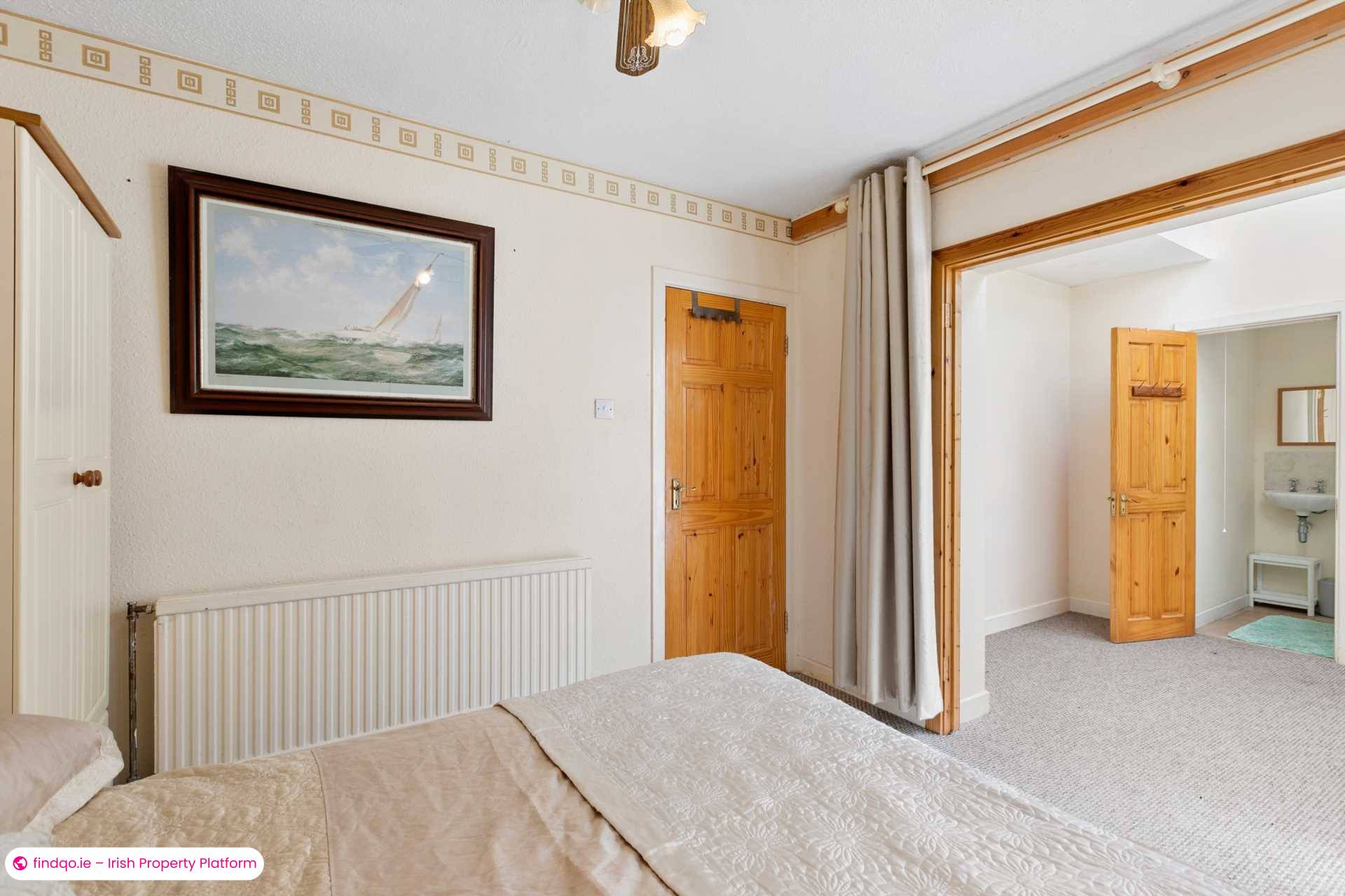 Semi-detached house for Sale in Dublin 18
