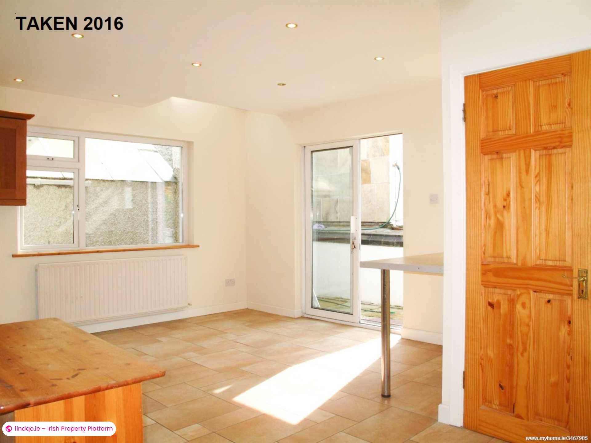 Semi-detached house for Sale in Dublin 18