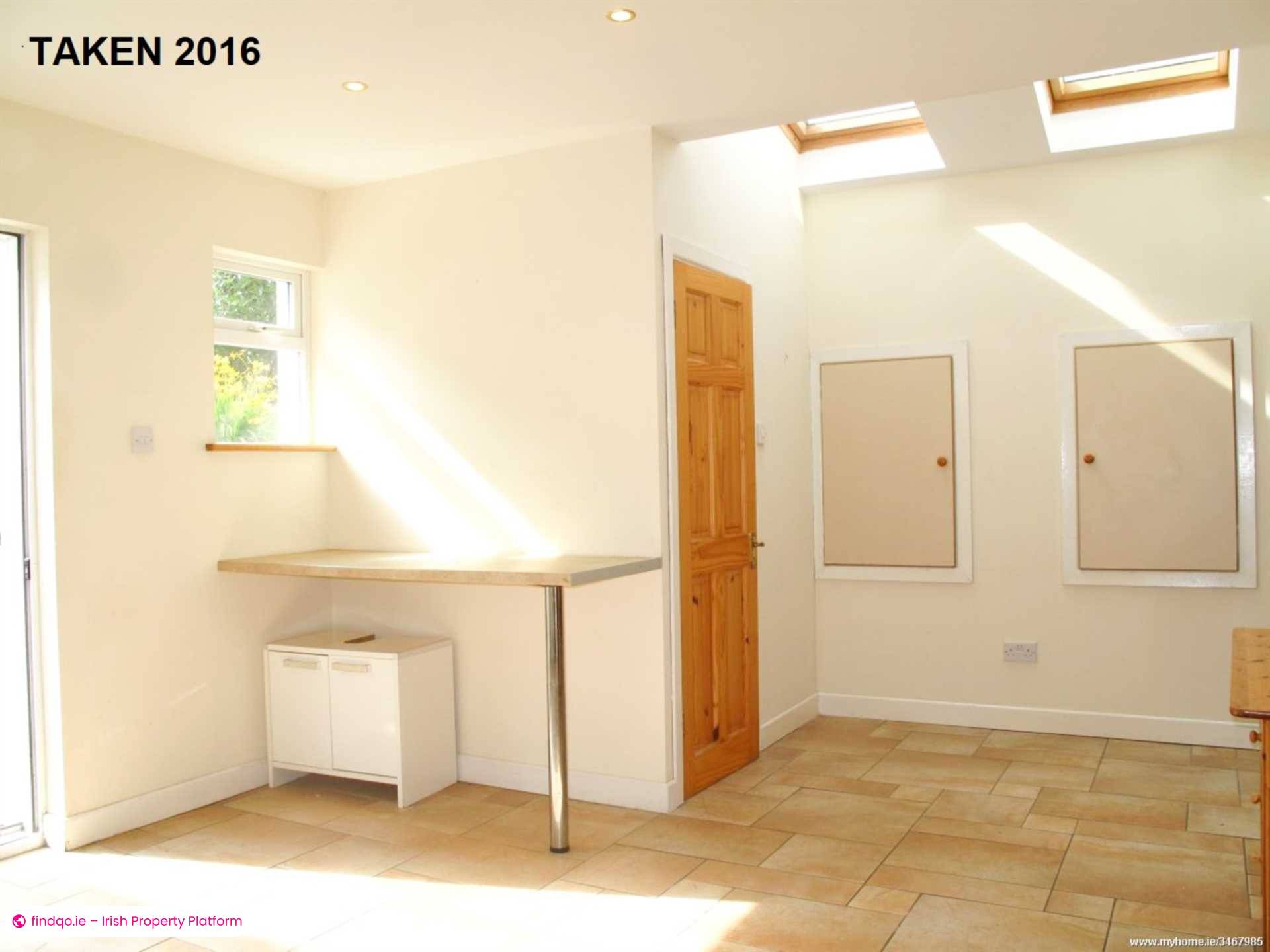 Semi-detached house for Sale in Dublin 18
