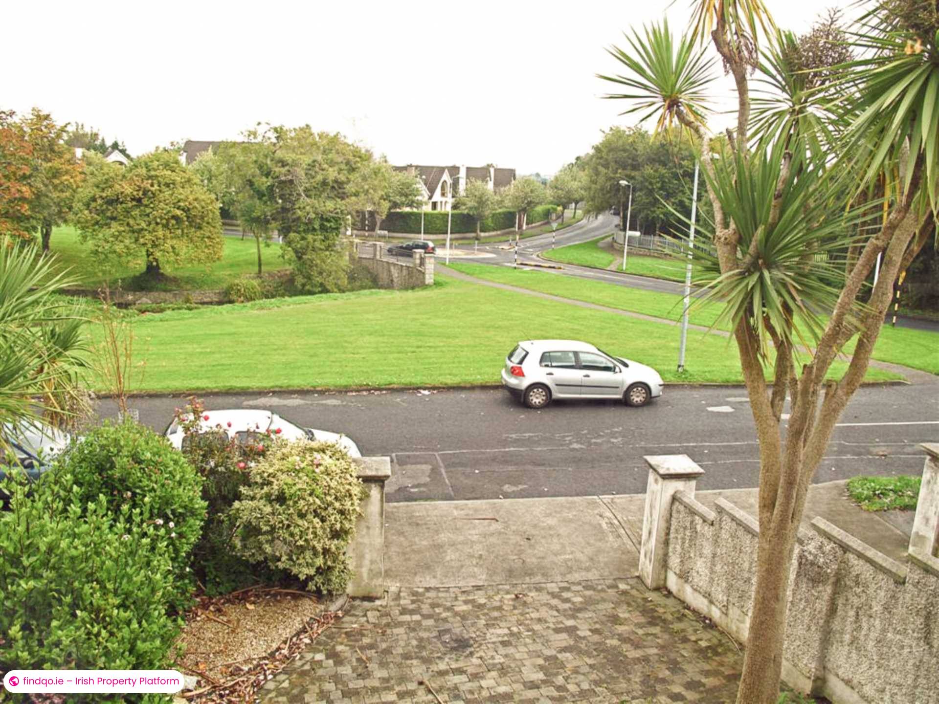 Semi-detached house for Sale in Dublin 18