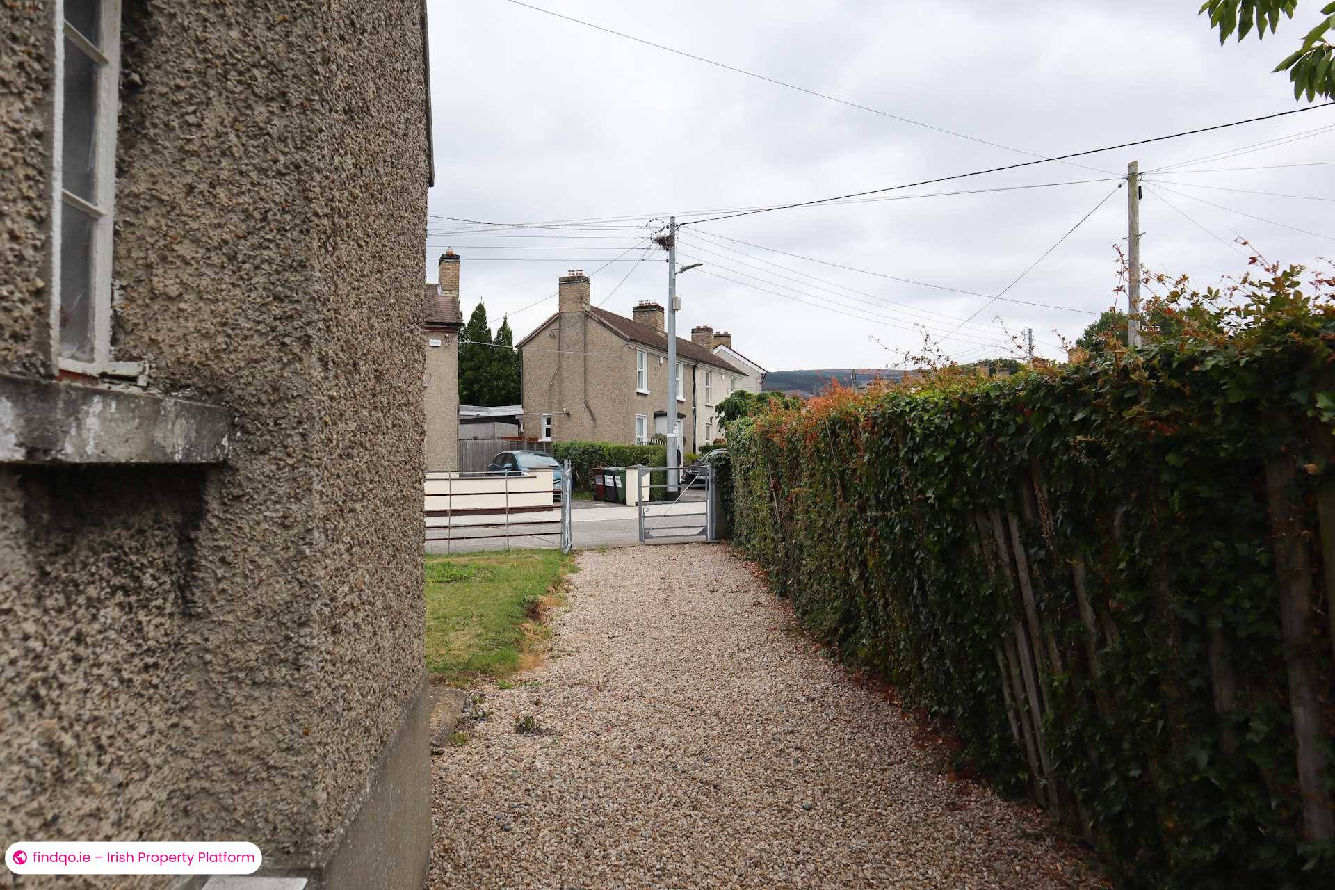 Semi-detached house for Sale in Dublin 16