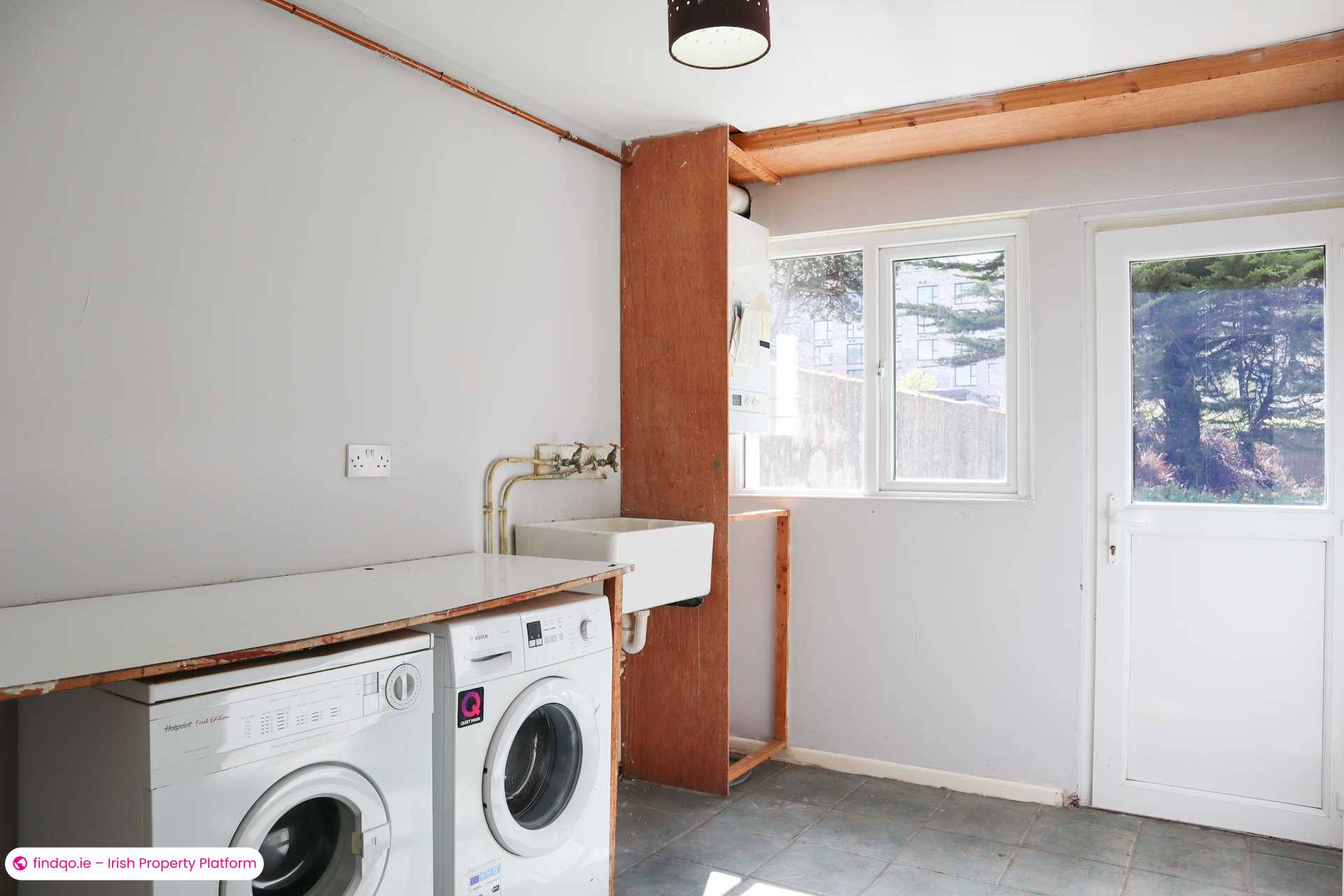 Semi-detached house for Sale in Stillorgan, Dublin (County)