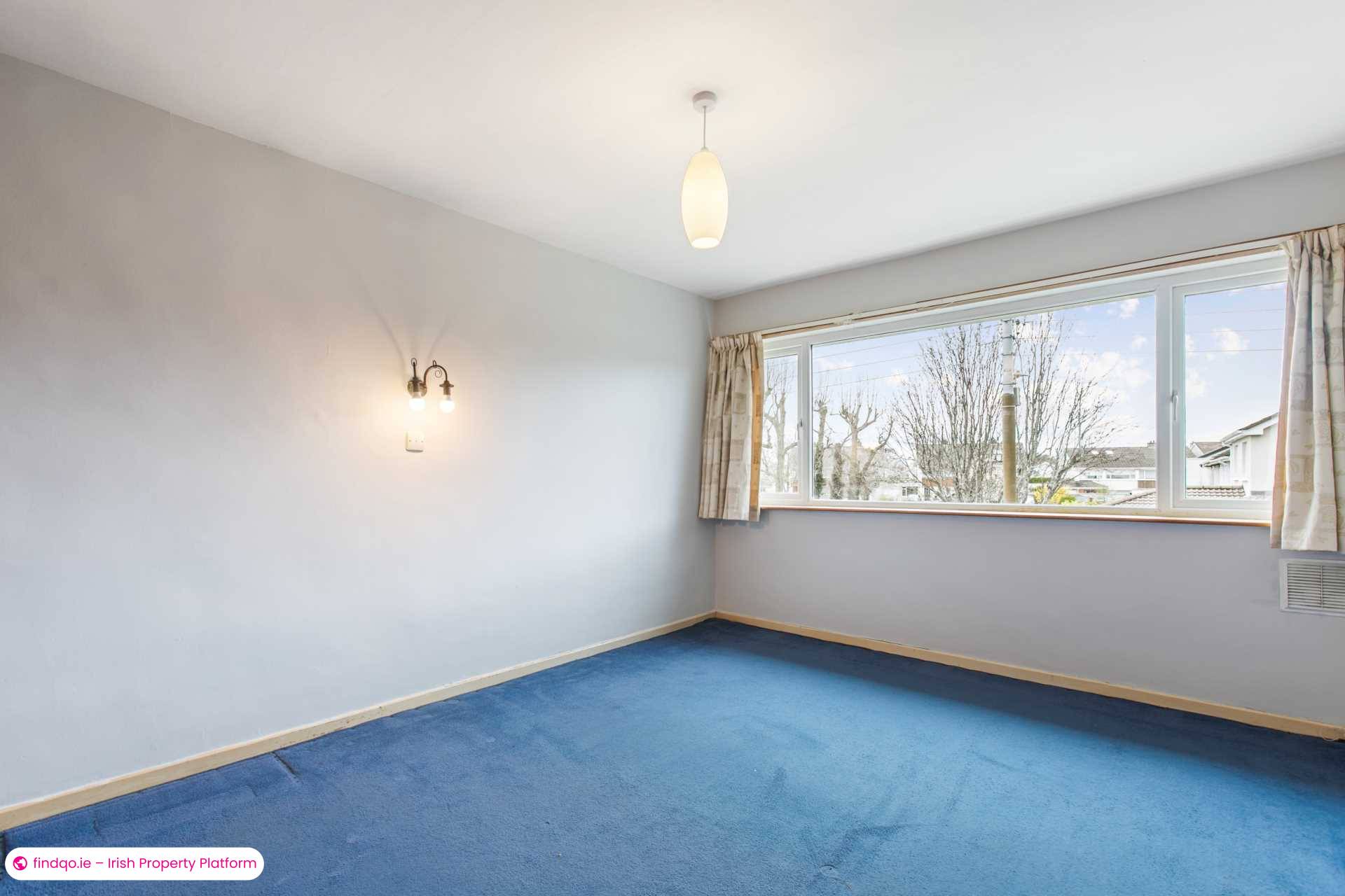 Semi-detached house for Sale in Stillorgan, Dublin (County)