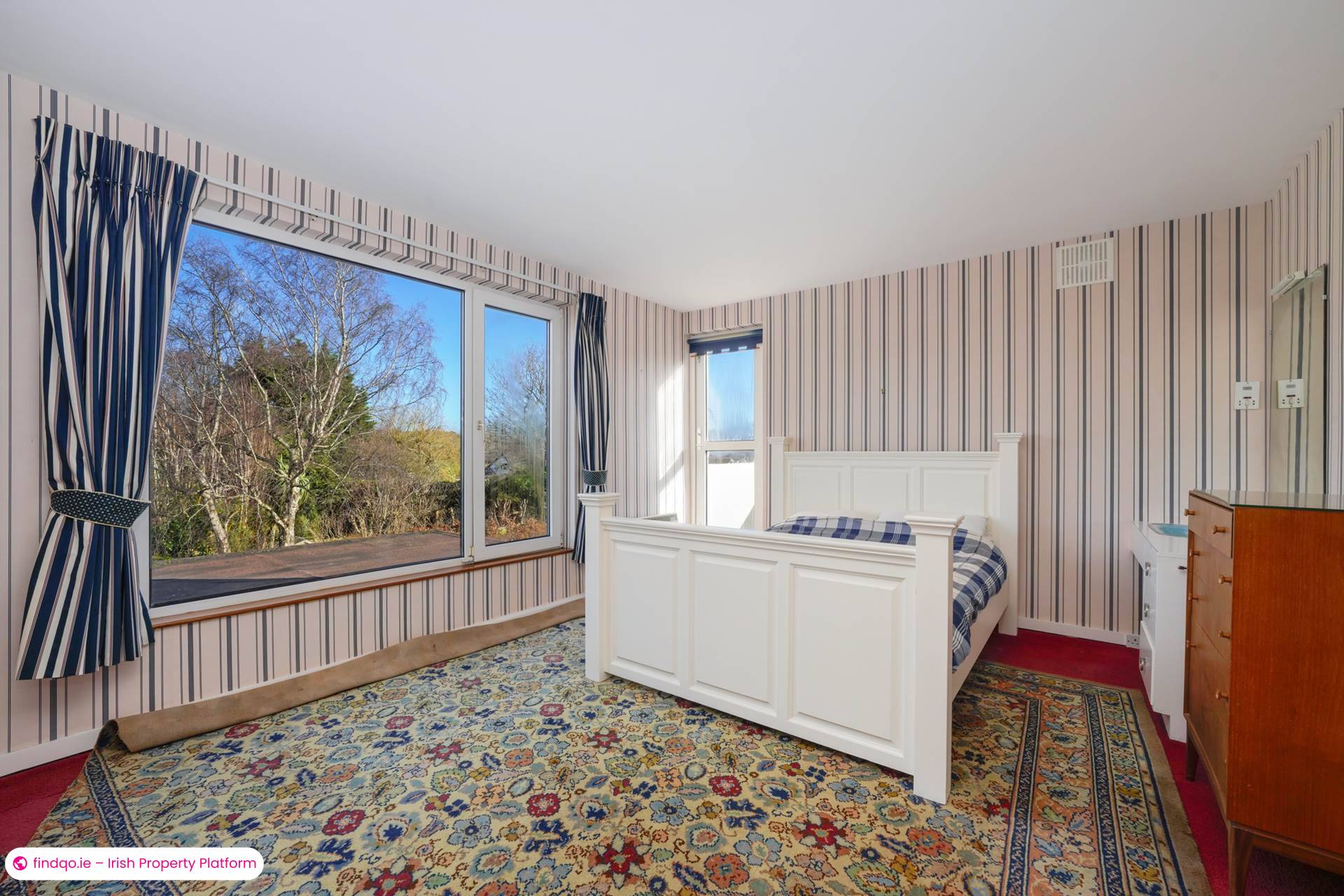 Detached house for Sale in Cabinteely, Dublin 18