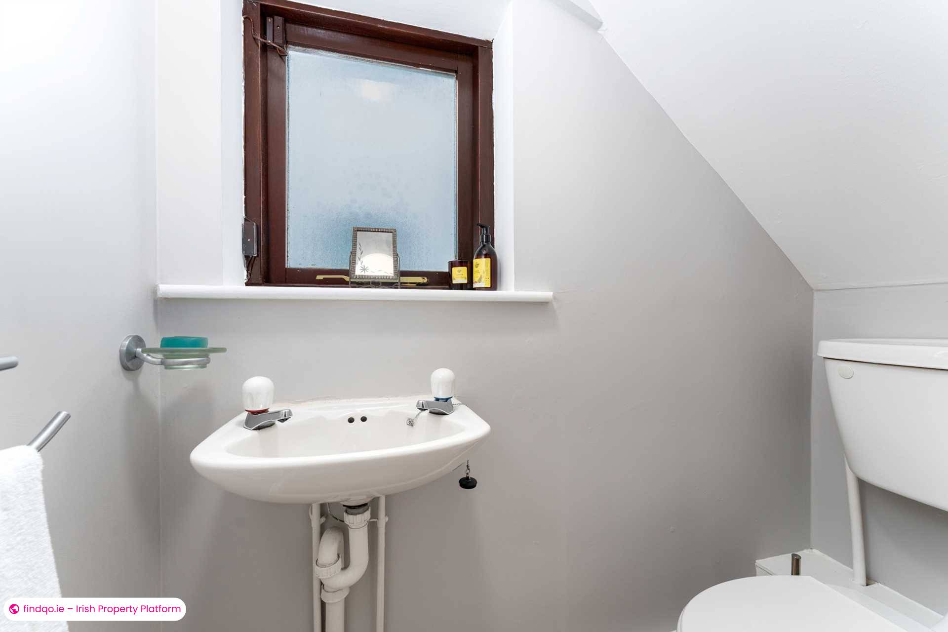 Semi-detached house for Sale in Leopardstown, Dublin 18